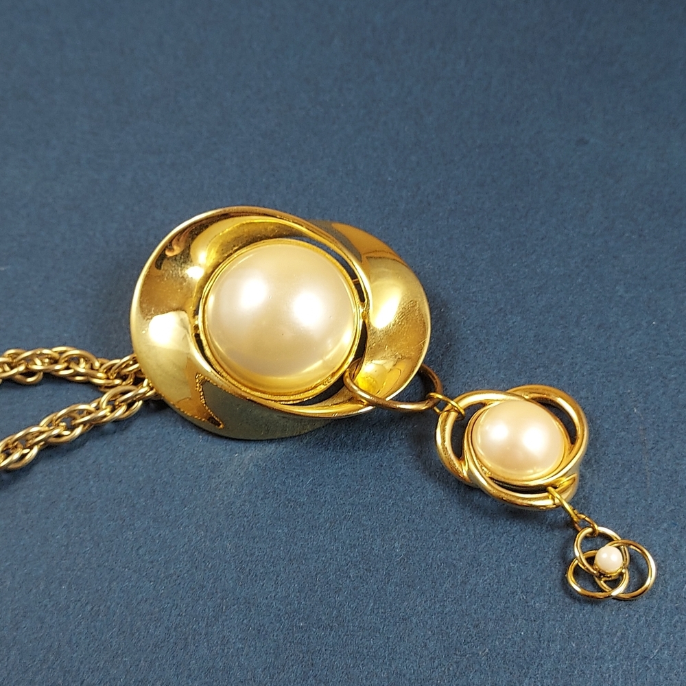 Vintage | Repurposed gold brooch pendant